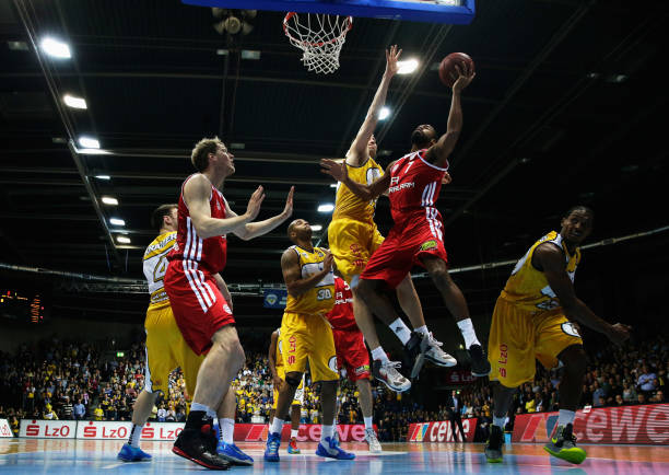 场比赛的基 场比赛的基