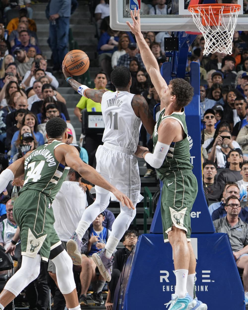 同时利用阿 同时利用阿